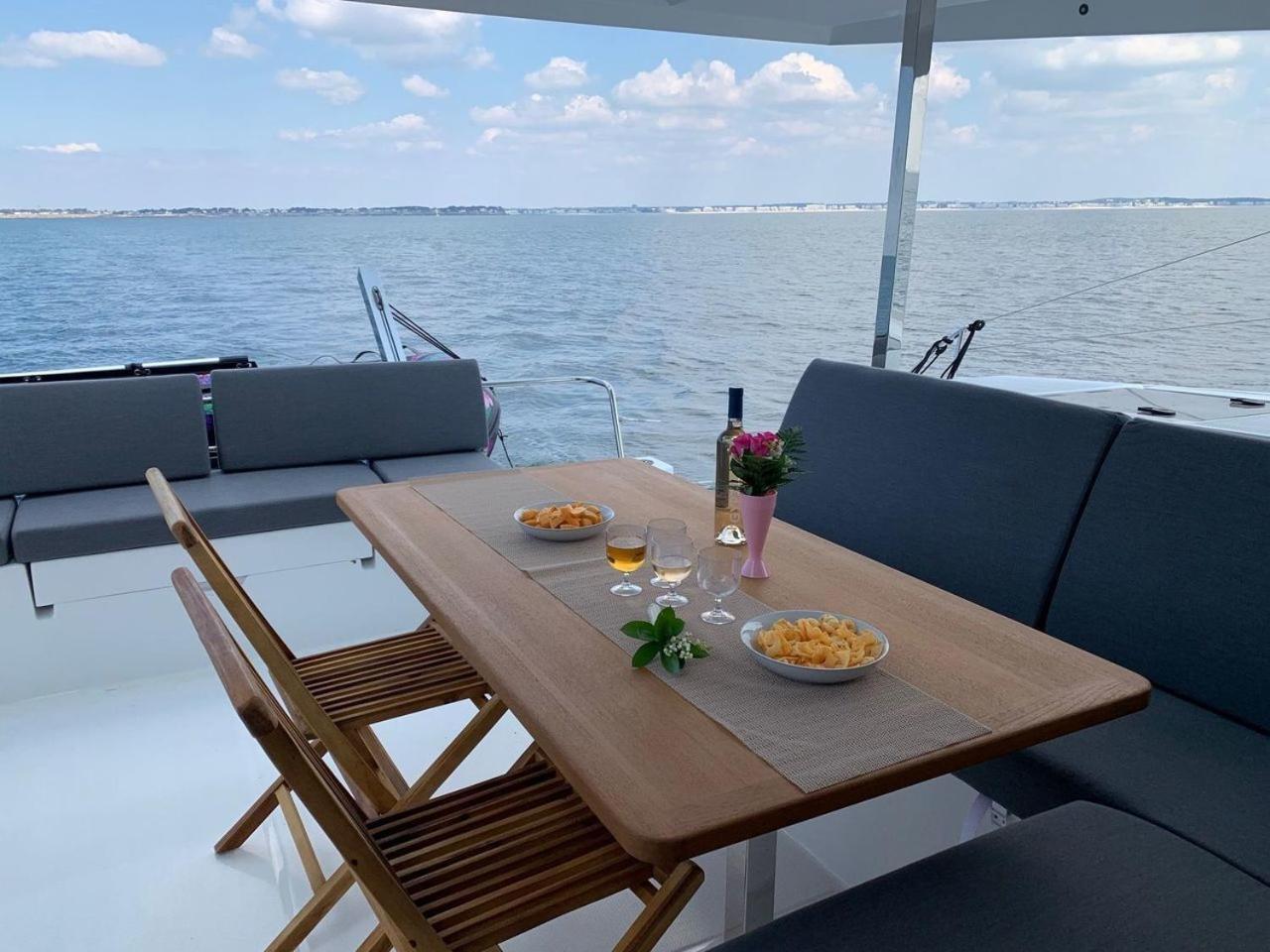 La Rochelle Sur L'Eau Hotell Exteriör bild